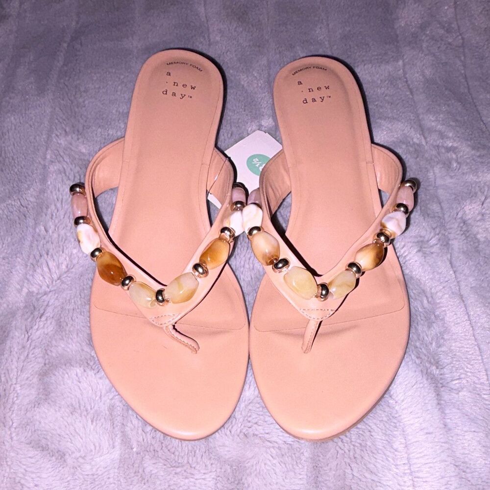 A New Day Women's Beige Beaded Thong Sandals Slip-On Flat Casual Size 8.5 NWT